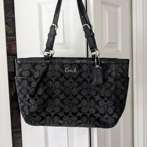 Coach Handbags - Coach purse